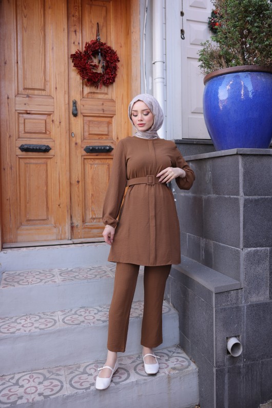 2544 - Kemerli Tesettür İkili Takım Kahverengi̇-A11