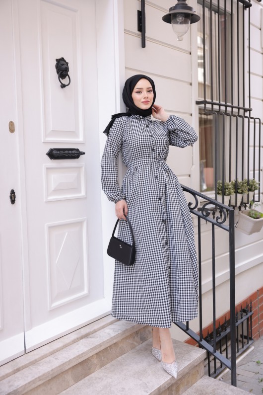 10766 - Kare Desen Düğmeli Tesettür Elbise Si̇yah-G1