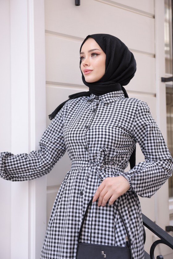 10766 - Kare Desen Düğmeli Tesettür Elbise Si̇yah-G1