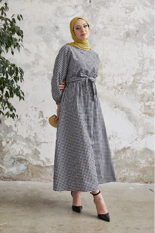 8000 - Kare Desen Tesettür Elbise Si̇yah-A3