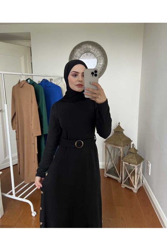 4421 - Yan Düğme Detaylı Tesettür Elbise Si̇yah-A17