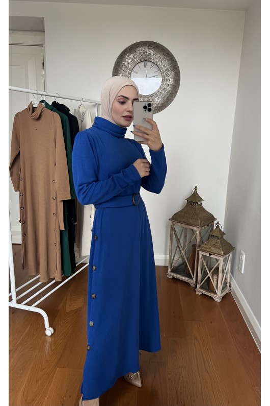 4421 - Yan Düğme Detaylı Tesettür Elbise Mavi̇-A17 4421 - Yan Düğme Detaylı Tesettür Elbise Mavi̇-A17