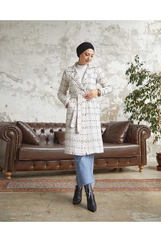 7889 - Tesettür Kaban Beyaz-B6