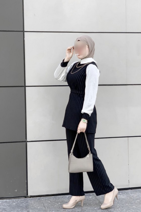 4430 - Çizgili Tesettür İkili Takım Si̇yah-H3