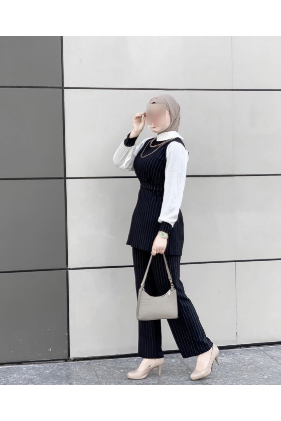 4430 - Çizgili Tesettür İkili Takım Si̇yah-H3