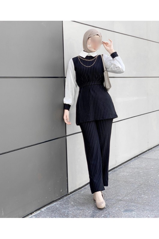 4430 - Çizgili Tesettür İkili Takım Si̇yah-H3