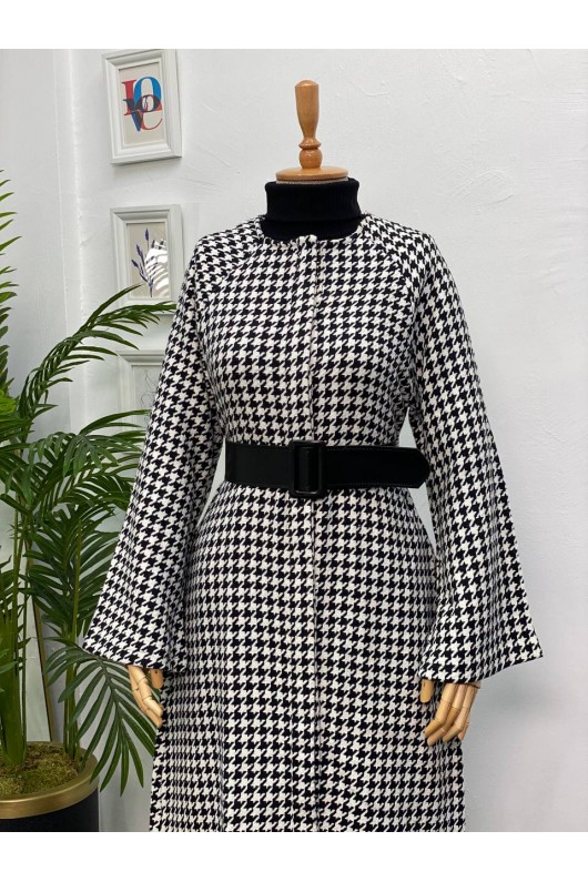 4446 - Desenli Tesettür Kaban Si̇yah-B5