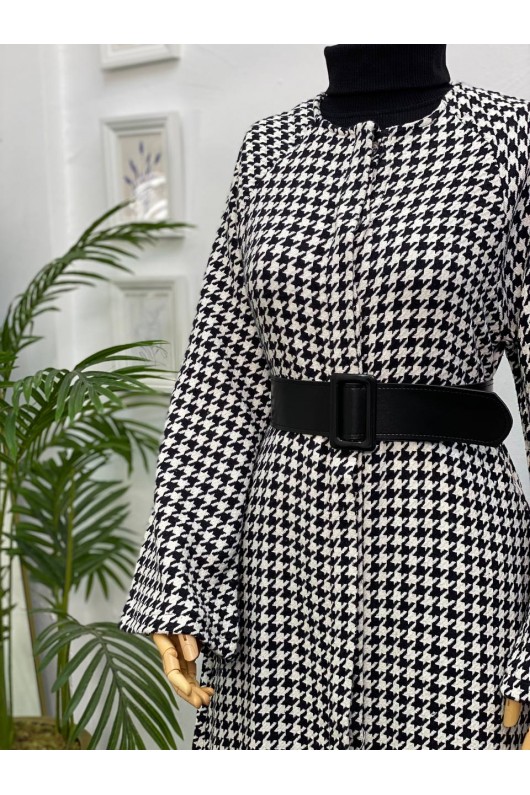 4446 - Desenli Tesettür Kaban Si̇yah-B5