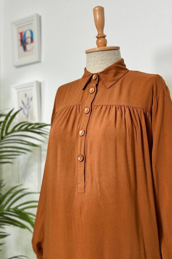 8222 - Yanları Yırtmaç Robalı Tam Boy Tunik Kahverengi̇-A2 8222 - Yanları Yırtmaç Robalı Tam Boy Tunik Kahverengi̇-A2