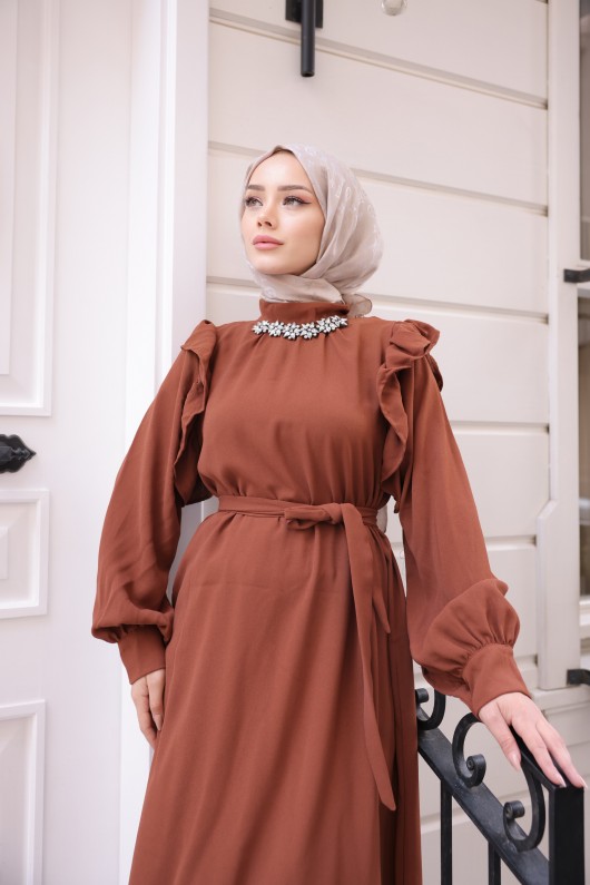 Taş Detaylı Tesettür Elbise Kahverengi̇