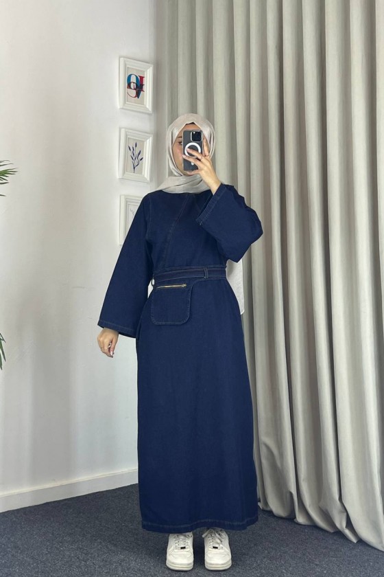 4524 - Seyyar Kemerli Cep Detaylı Kot Tesettür Elbise Mavi̇-Z1 4524 - Seyyar Kemerli Cep Detaylı Kot Tesettür Elbise Mavi̇-Z1