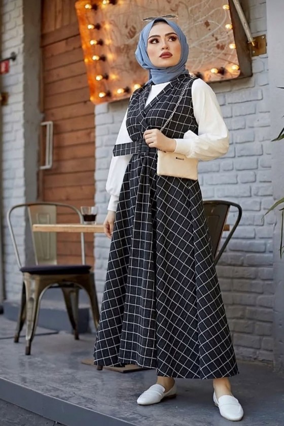 92441- Pamuklu Kaşe Tesettür Elbise Si̇yah D-7