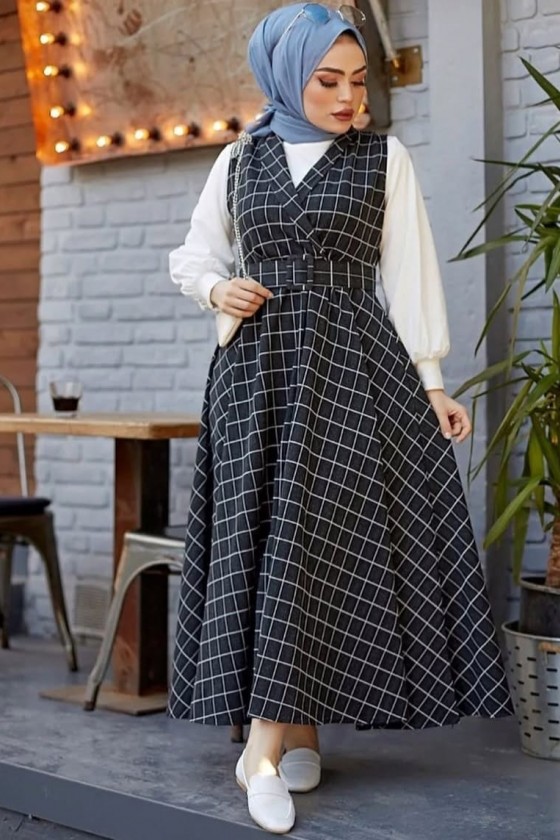 9244 - Pamuklu Kaşe Tesettür Elbise Si̇yah D-7