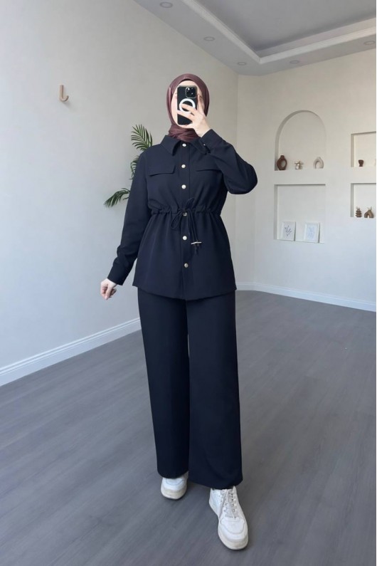 4571 - Krep Kumaş Tesettür Takım Si̇yah