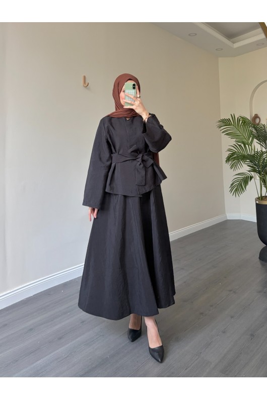 21267 - Asimetrik Gold Düğmeli Kemerli Etek & Ceket Takım Si̇yah