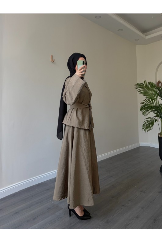 21267 - Asimetrik Gold Düğmeli Kemerli Etek & Ceket Takım Haki̇